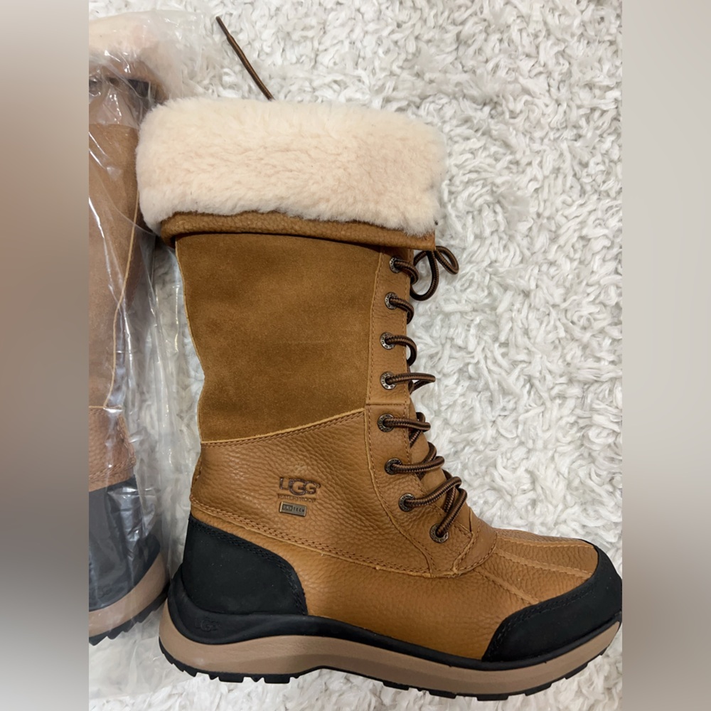 NWT UGG Adirondack III Waterproof Tall Boot Sheepskin Leather Outdoor Shoes 8